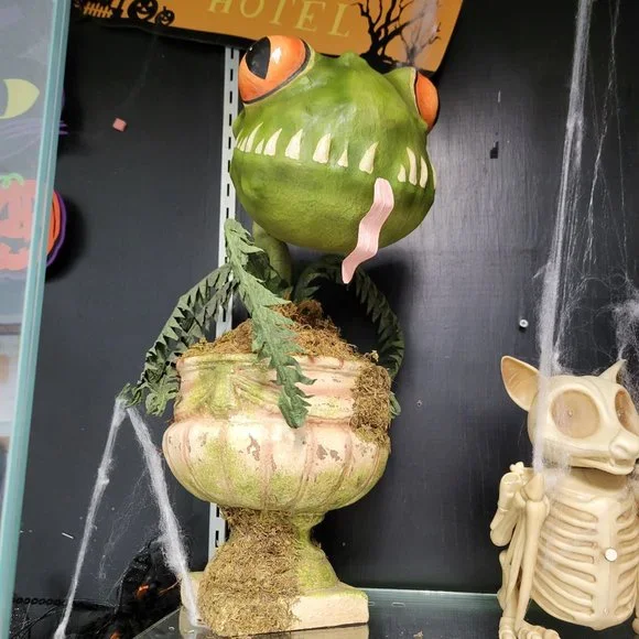 Bethany Lowe Froggy Fern - Picture 3 of 5